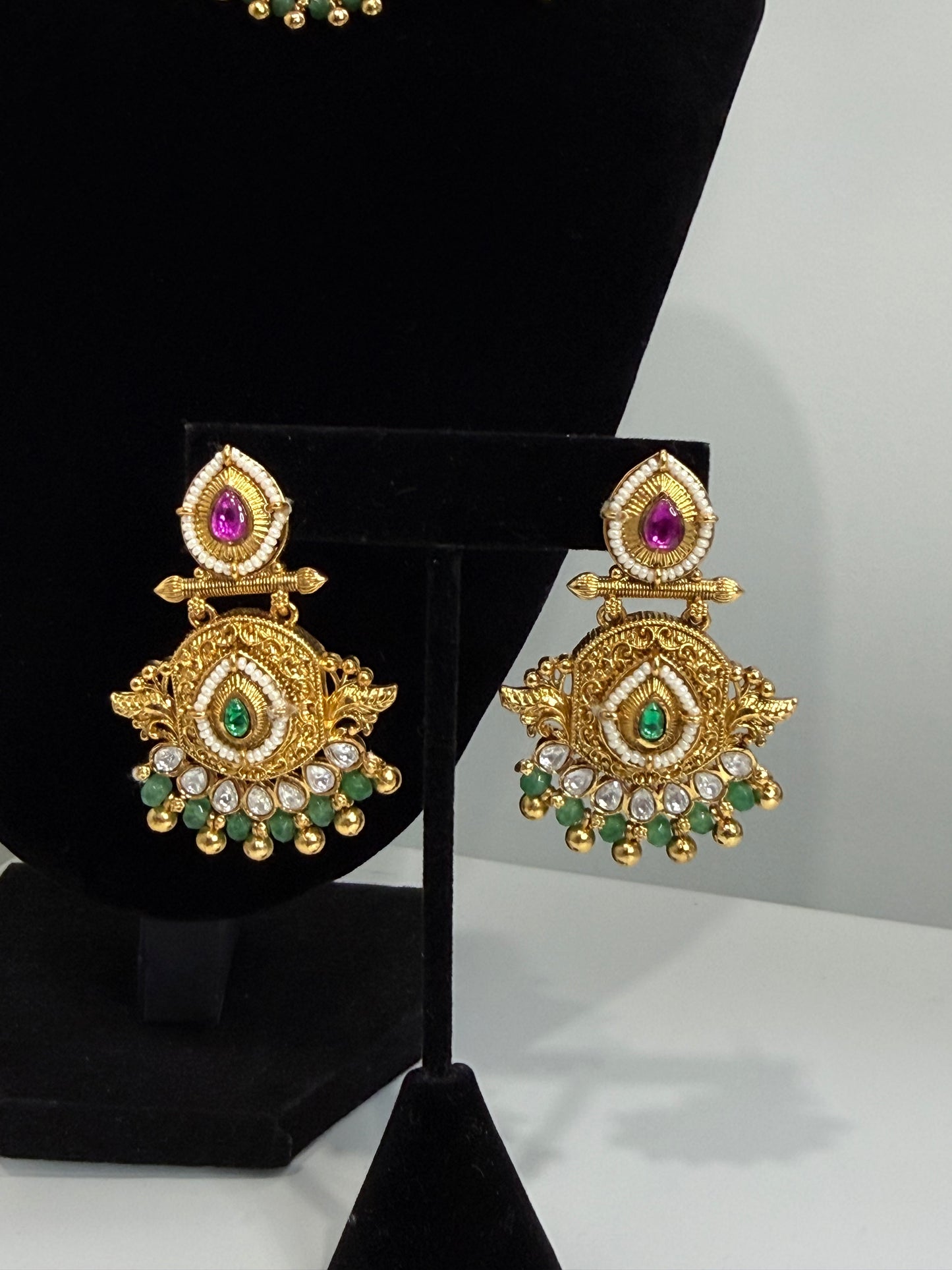 Beautiful Heritage Set - White and Green Stone on Gold