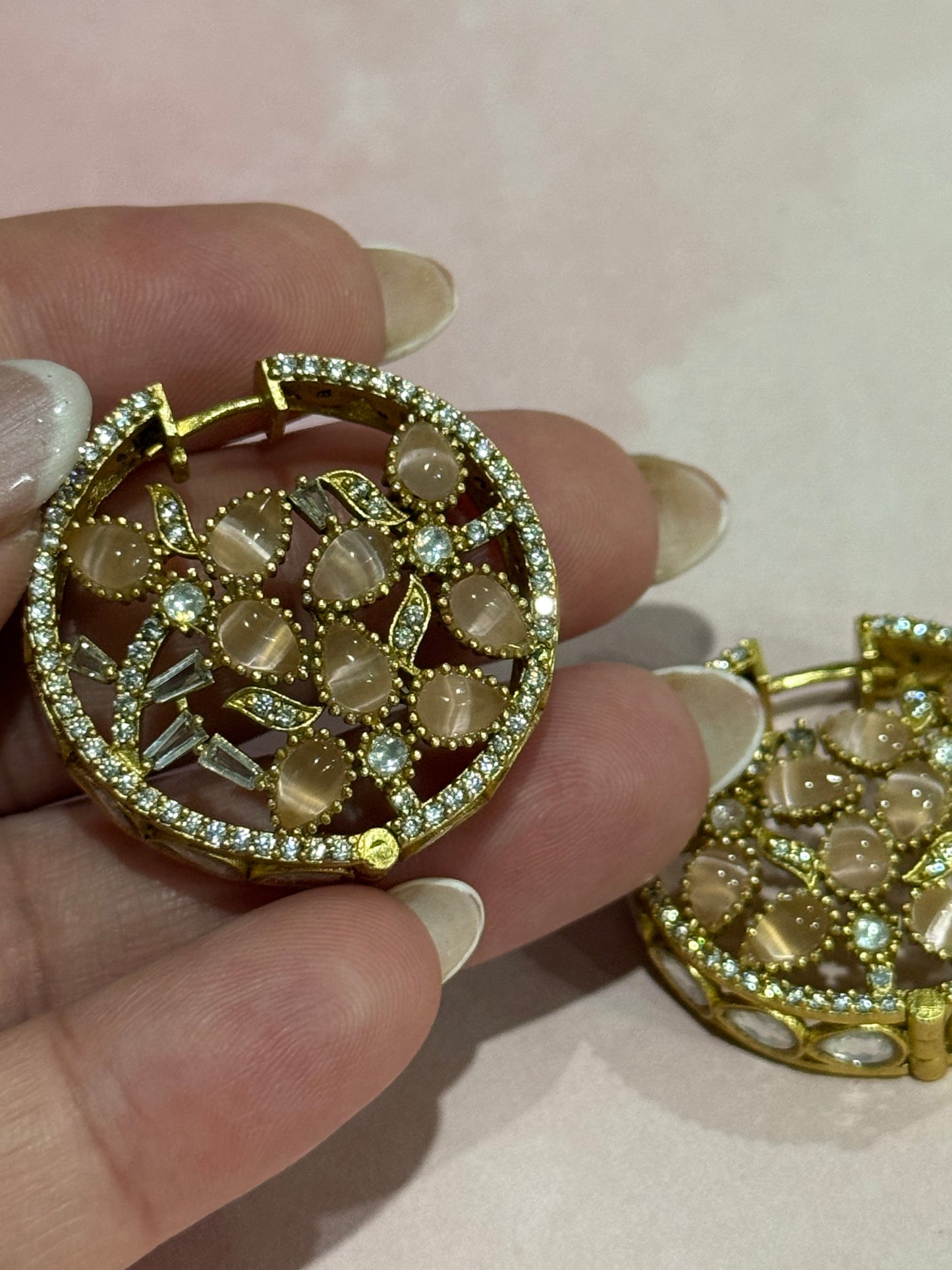 Peach Stone Valiyan/hoops