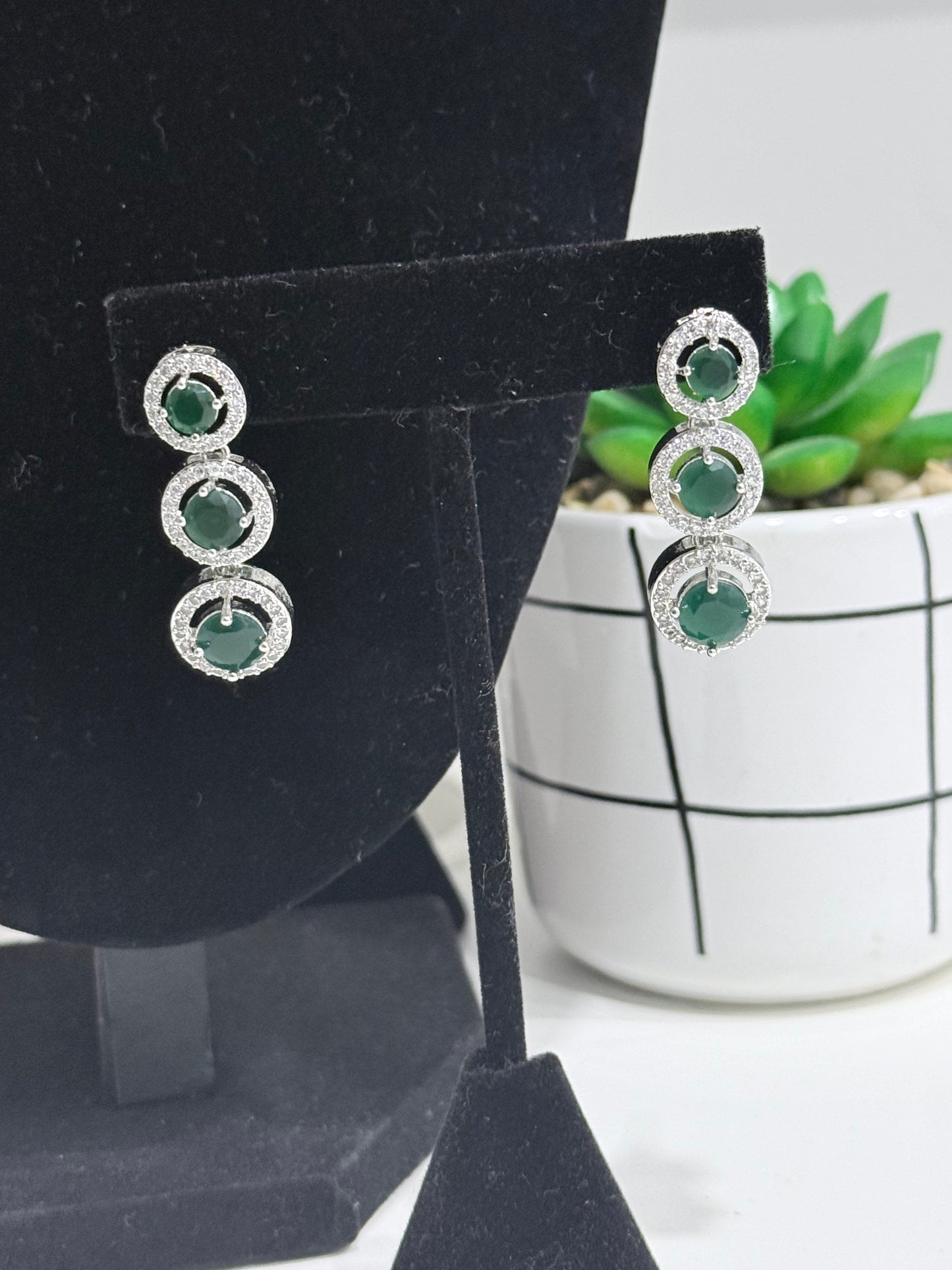 Silver Based Emerald Stone Set