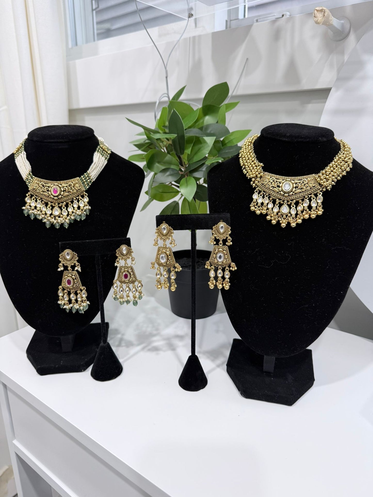 Kundan and Gold set