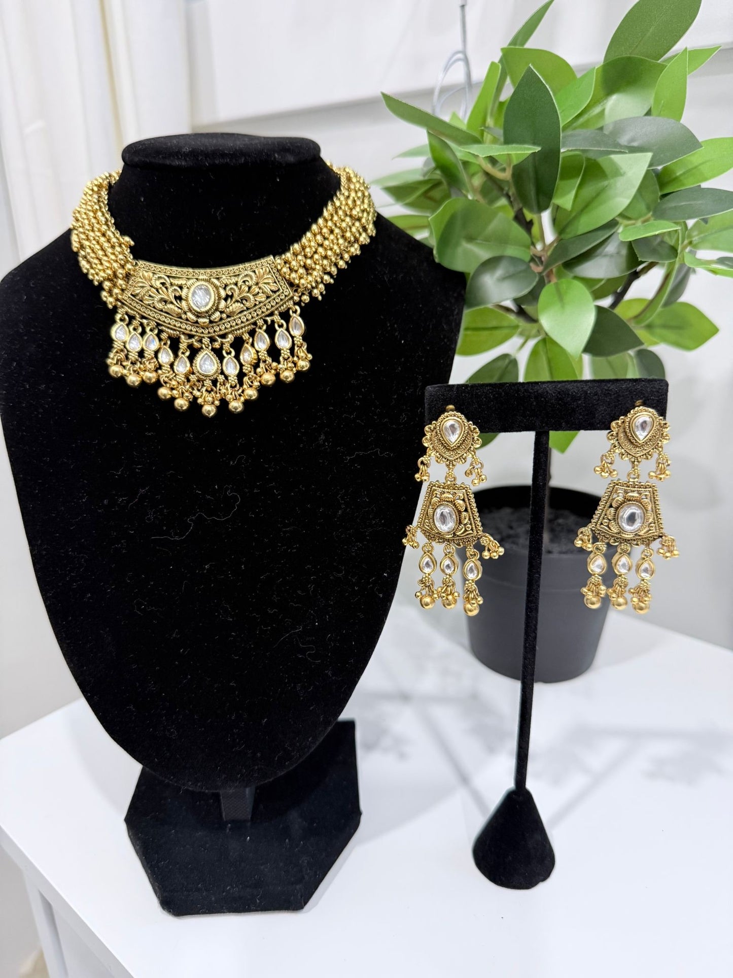 Kundan and Gold set