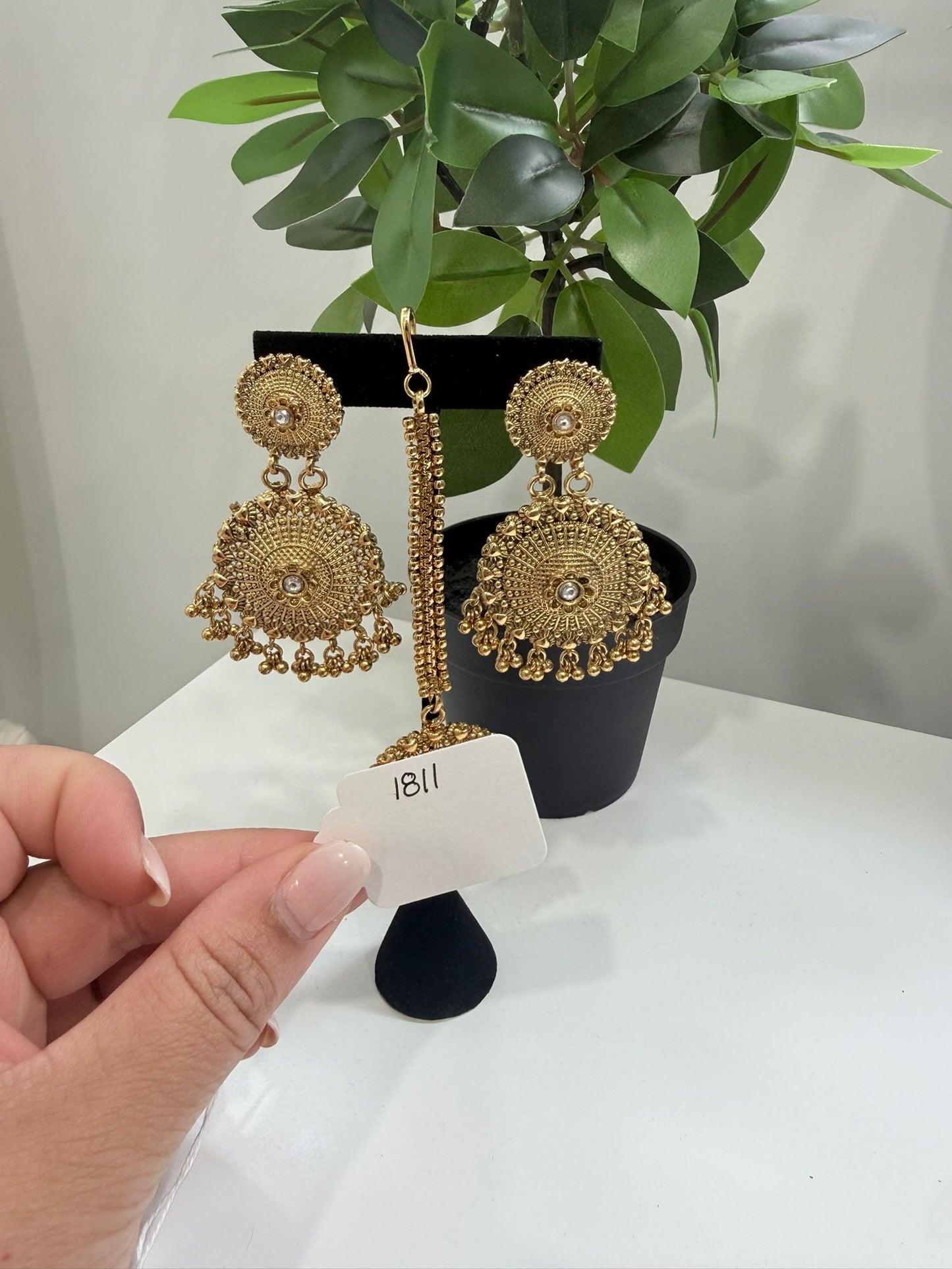 Like Gold Earrings and Tikka
