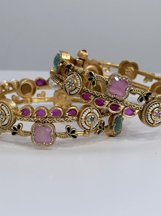 Beautiful Bracelet Style Karay - Gold with Delicate Stone Work - SZ:2-8