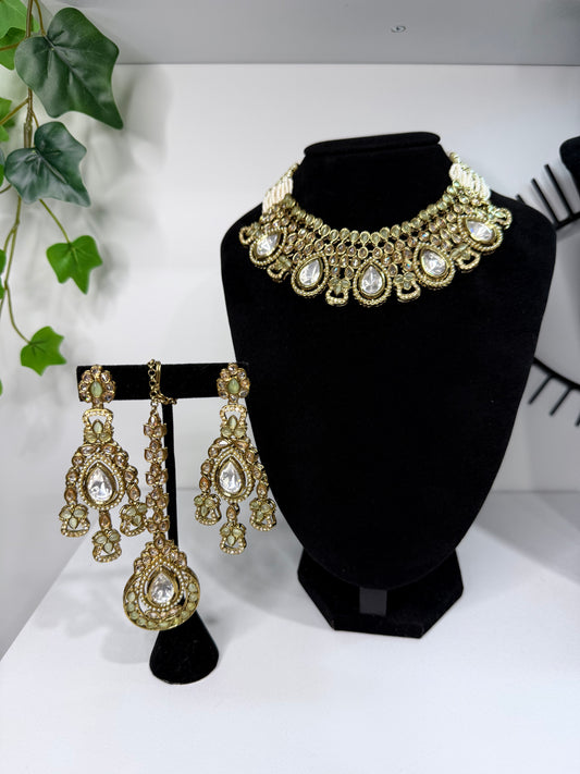 Beautiful Mint Champagne Stone Set with Tikka