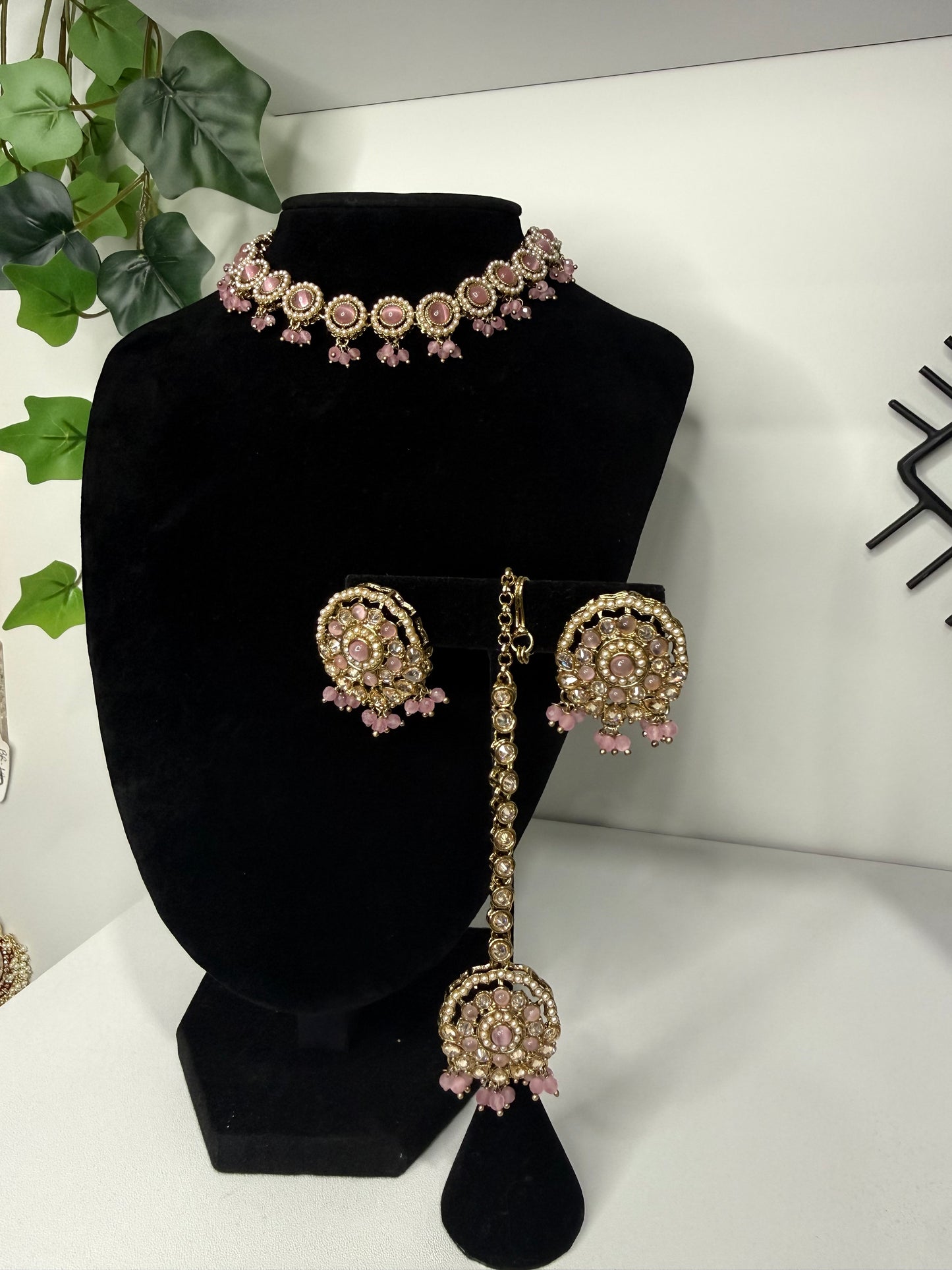 Delicate Pink Set with Studs and Tikka