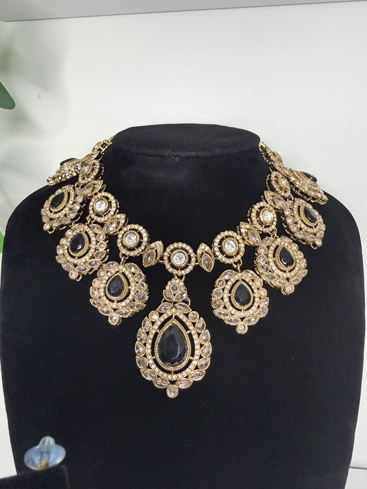 Champagne and Black Stone Set with Tikka