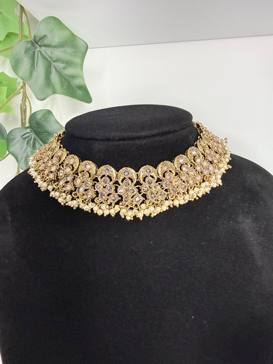 Pretty, Versatile Choker Set with Stud earrings and Tikka