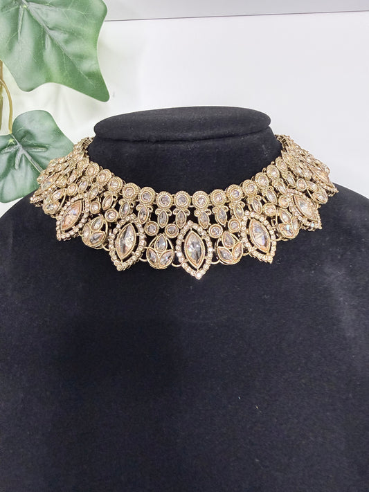 Elegant Choker Set with Tikka