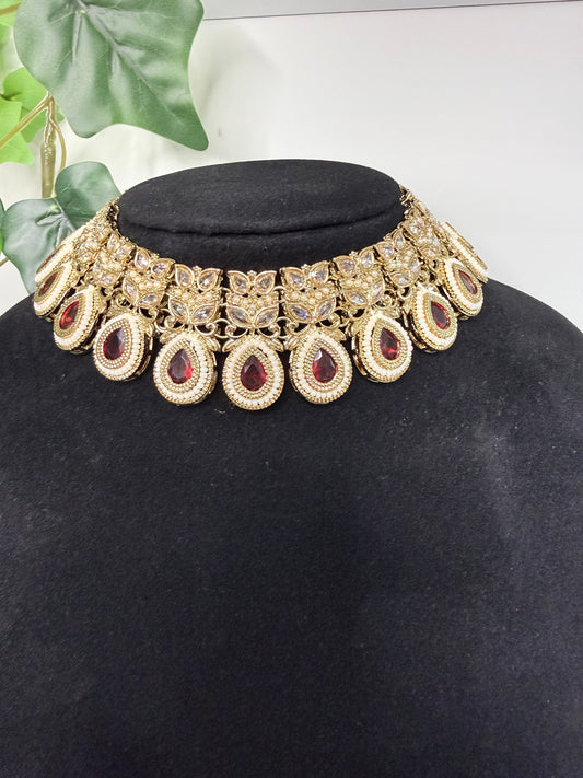 Red and Gold Collar-Style Choker Set with Tikka