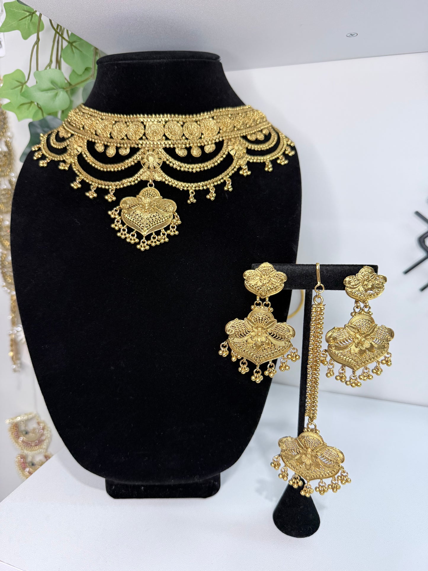 TRENDING: Detailed Layered style Gold-Like Set with Tikka