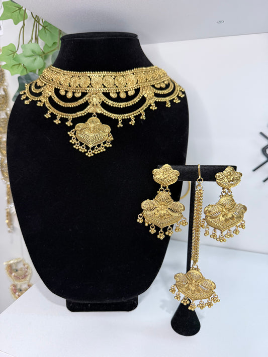 TRENDING: Detailed Layered style Gold-Like Set with Tikka