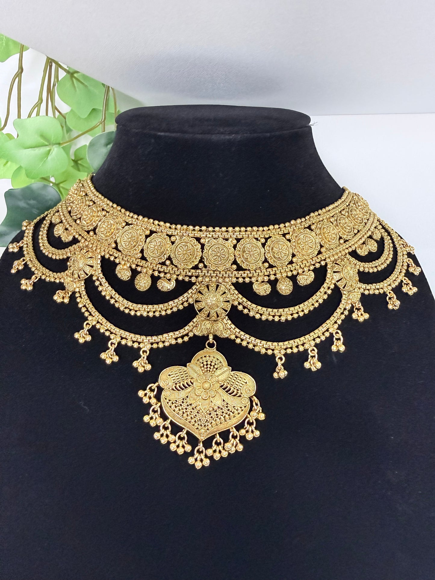 TRENDING: Detailed Layered style Gold-Like Set with Tikka