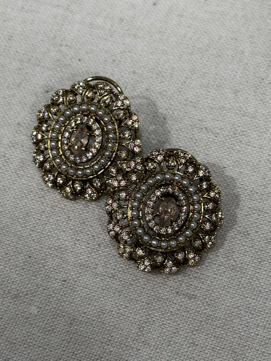 Gorgeous Gold Studs with Pearls Detail