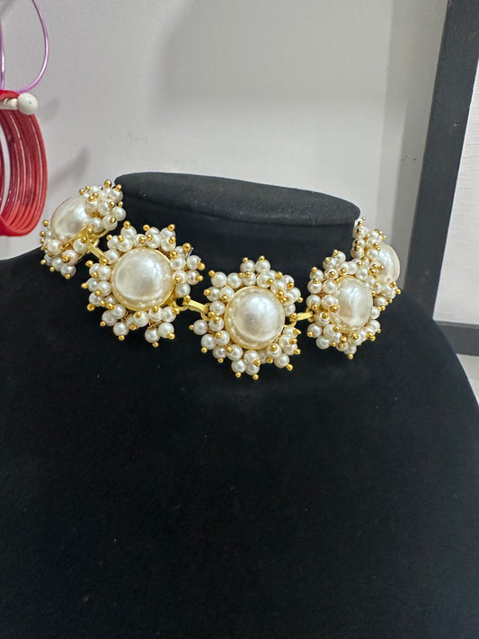 Pearl Stone Set with Studs and Tikka