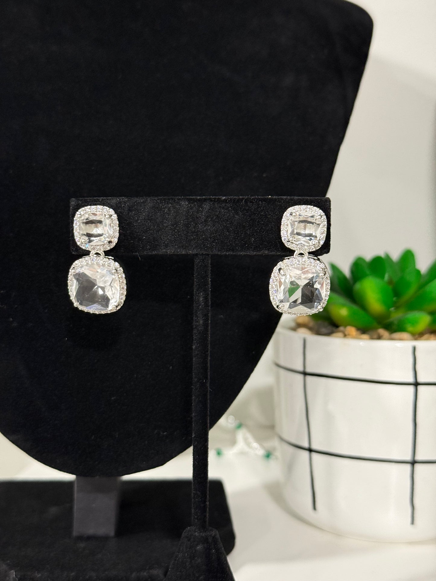 Elegant Stone Choker Set