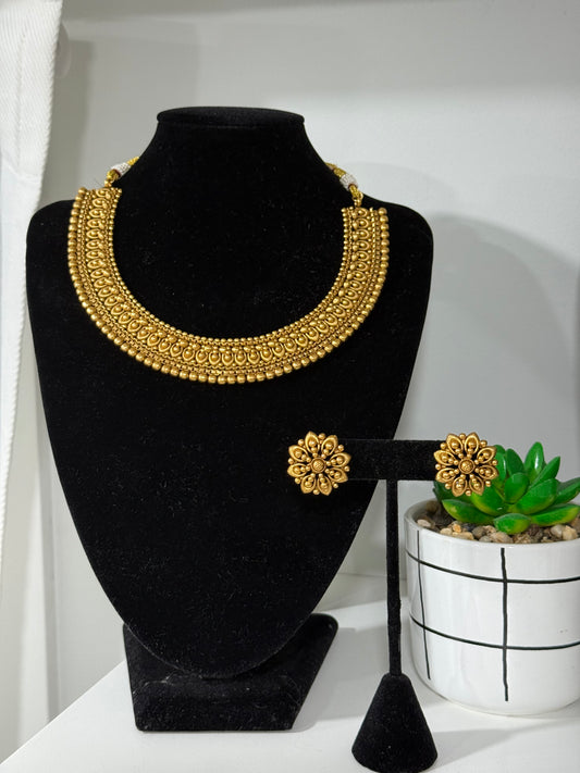 Gold-Like Circle Stud Set