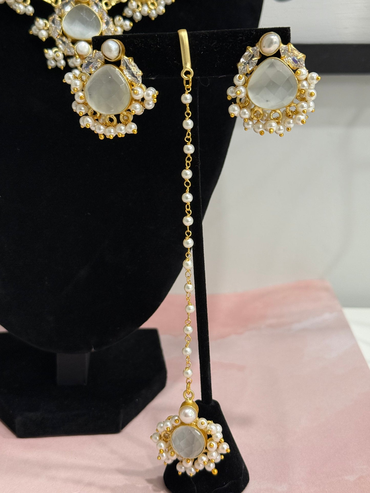 Stunning Stone Set