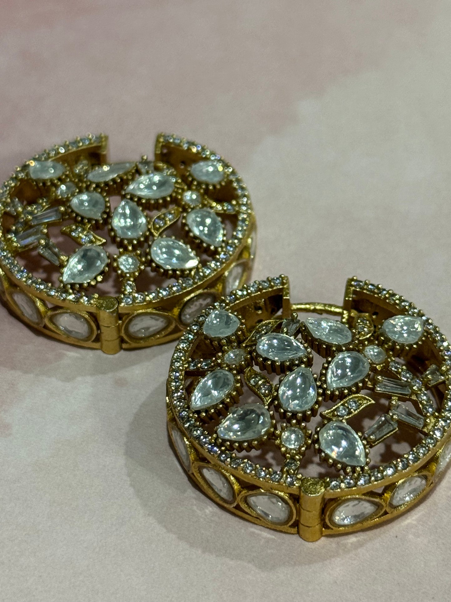 White Stone Valiyan/hoops