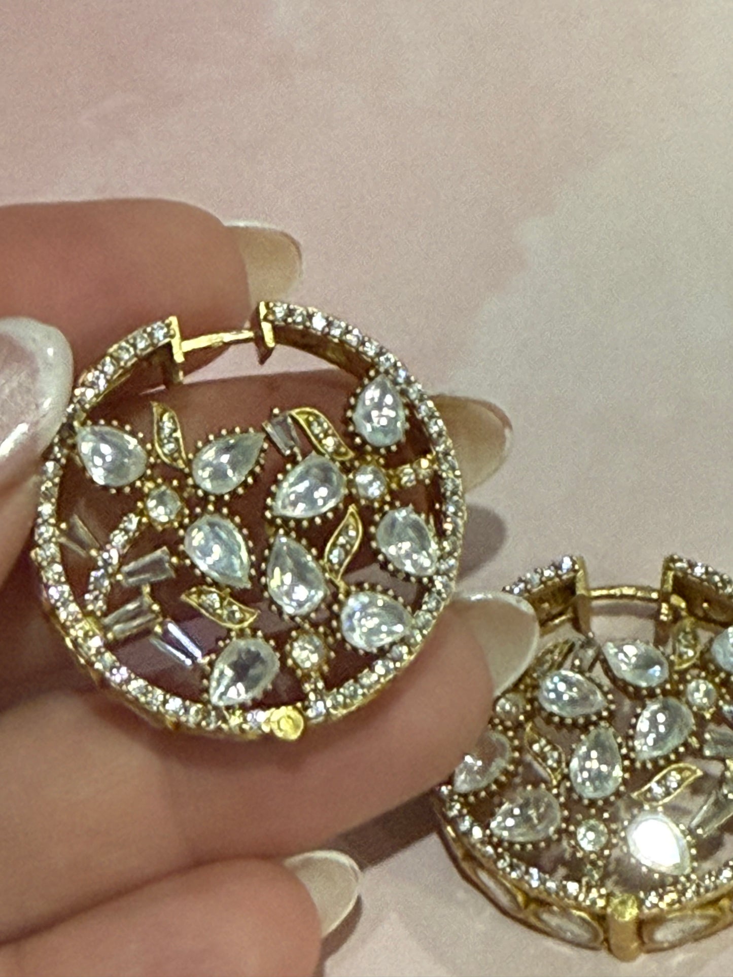 White Stone Valiyan/hoops